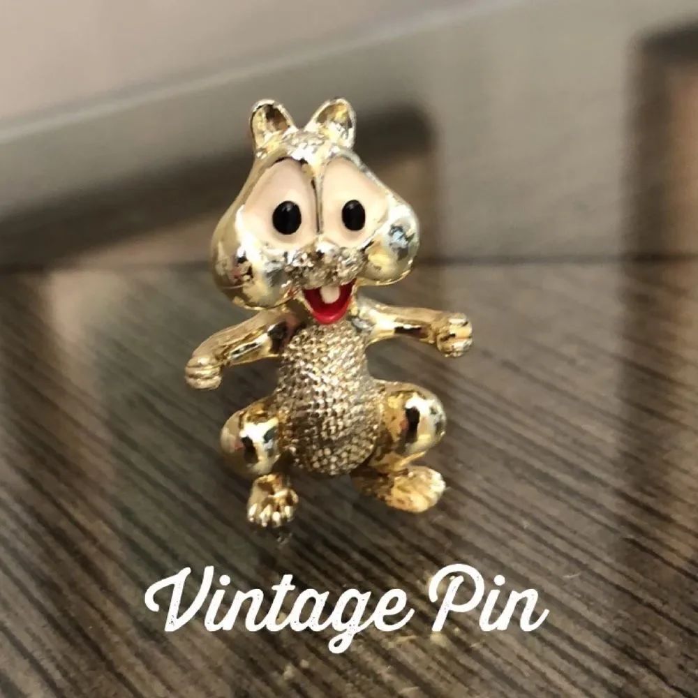 Vintage Gerry’s Squirrel or Chipmunk Pin